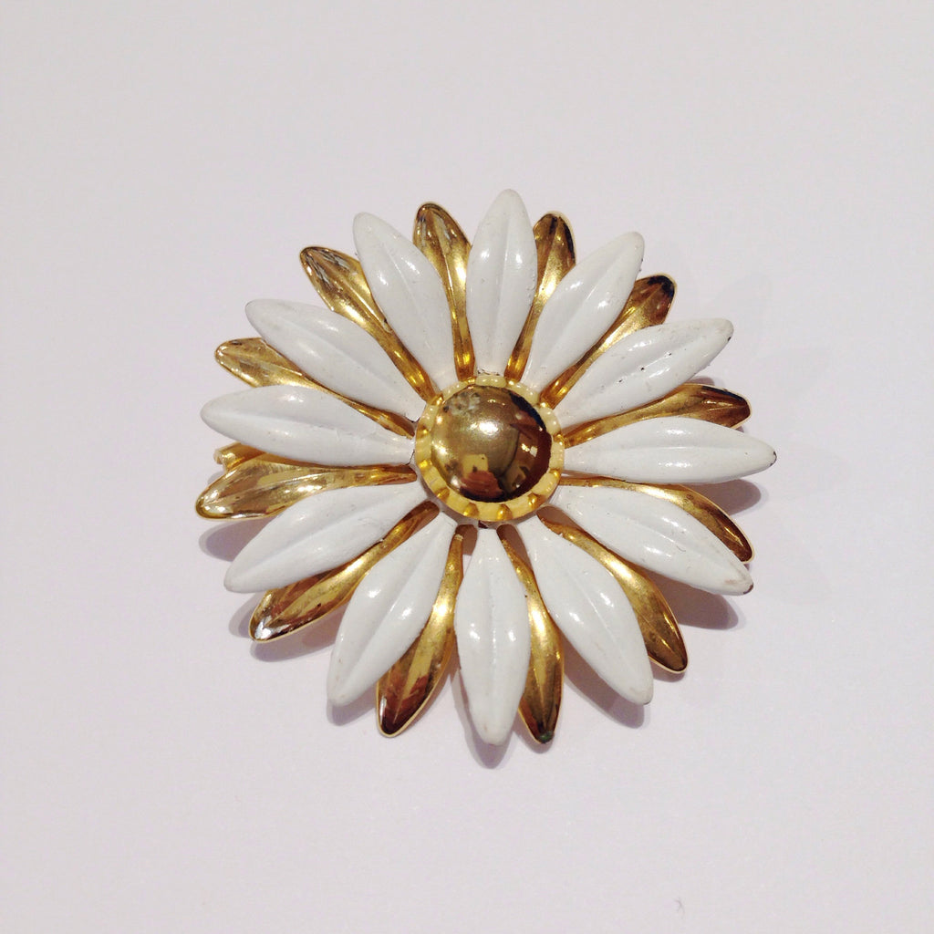 daisy brooch