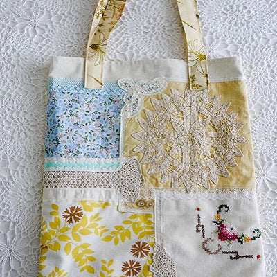 canvas zippered bag with decorations 