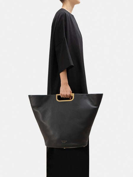 All-Black-Artsy-Outfit-Tote-Bag