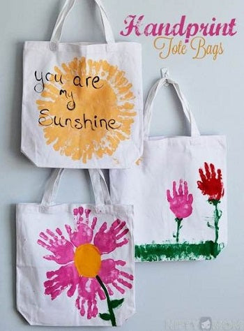 https://cdn.shopify.com/s/files/1/0404/2041/files/9._DIY_Handprint_Tote_Bag_large.jpg?v=1581582453