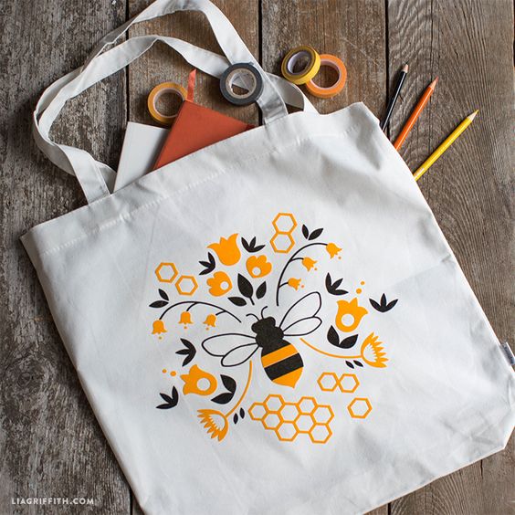 honey bee tote bag