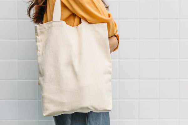 Woman-Wearing-Large-Tote-Bag