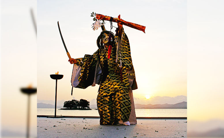 画像:神楽と宍道湖（松江市）