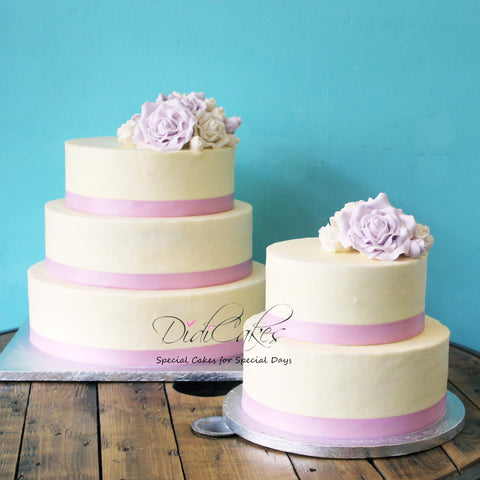 twin wedding cakes