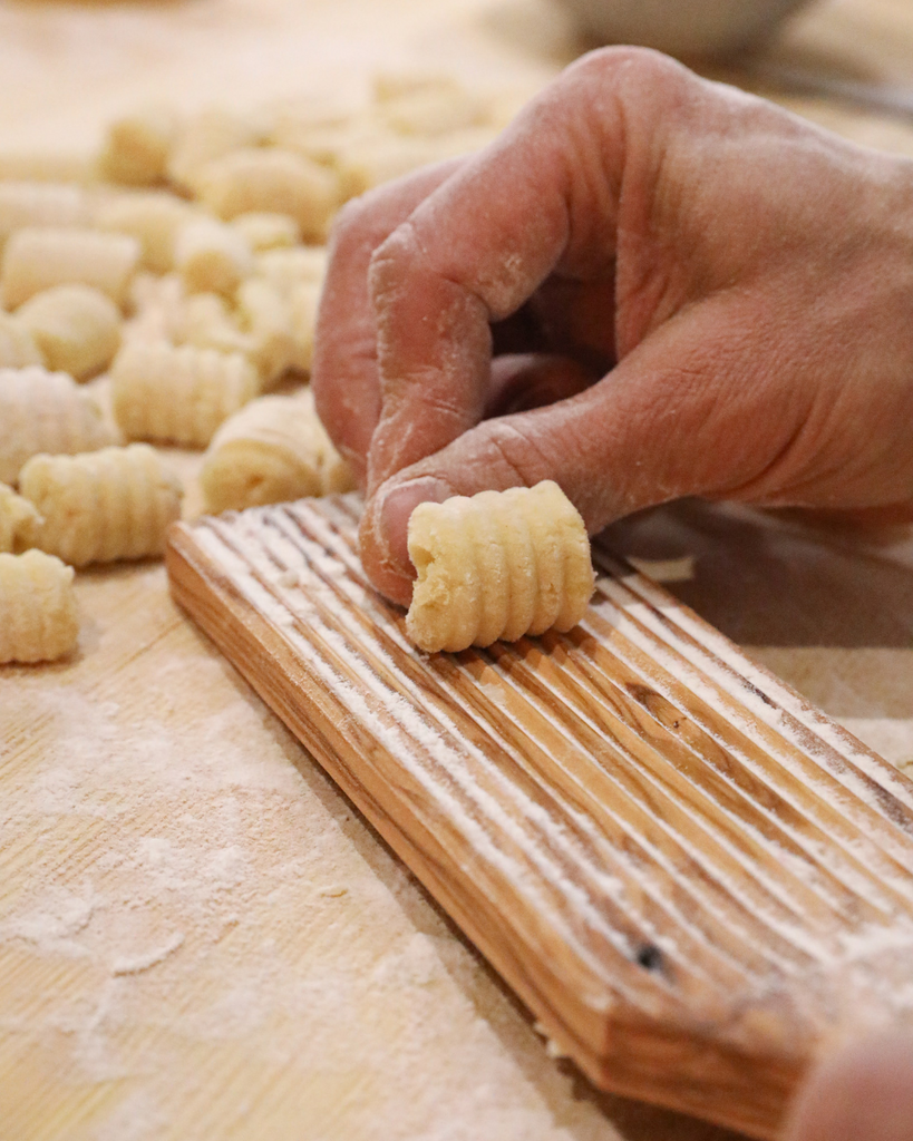 Le chef Simone Zanoni donne 1001 astuces pour sublimer les pâtes - Vidéo  Dailymotion