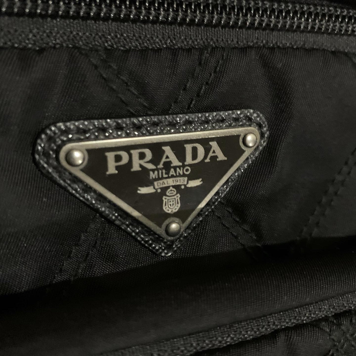 プラダ/PRADA 18AWサフィアーノレザーロゴナイロンキルティングボディ