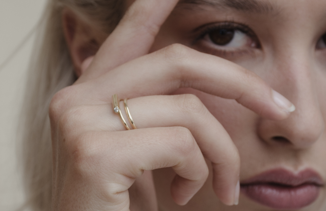 Sunbeam Designer Ring von Maren Jewellery als Vorsteckring