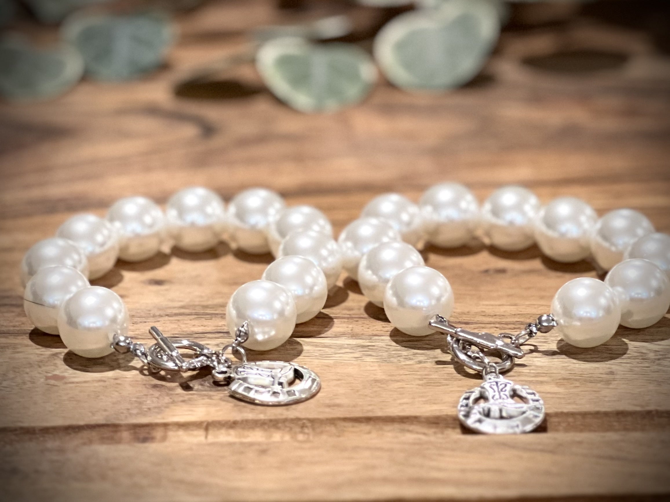Picture of Large Pearl Bracelet with charm