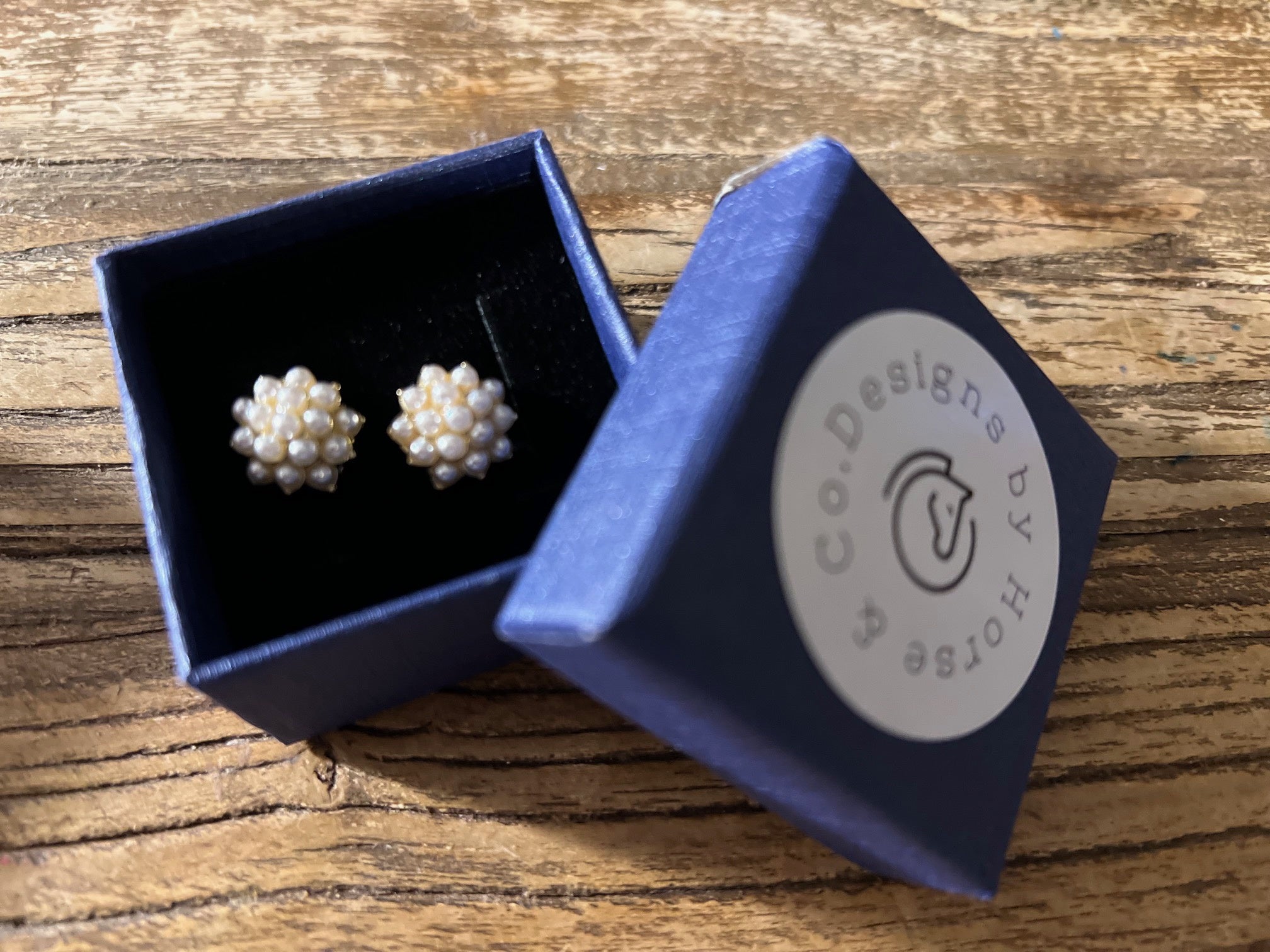 Picture of Flower Pearl Earrings