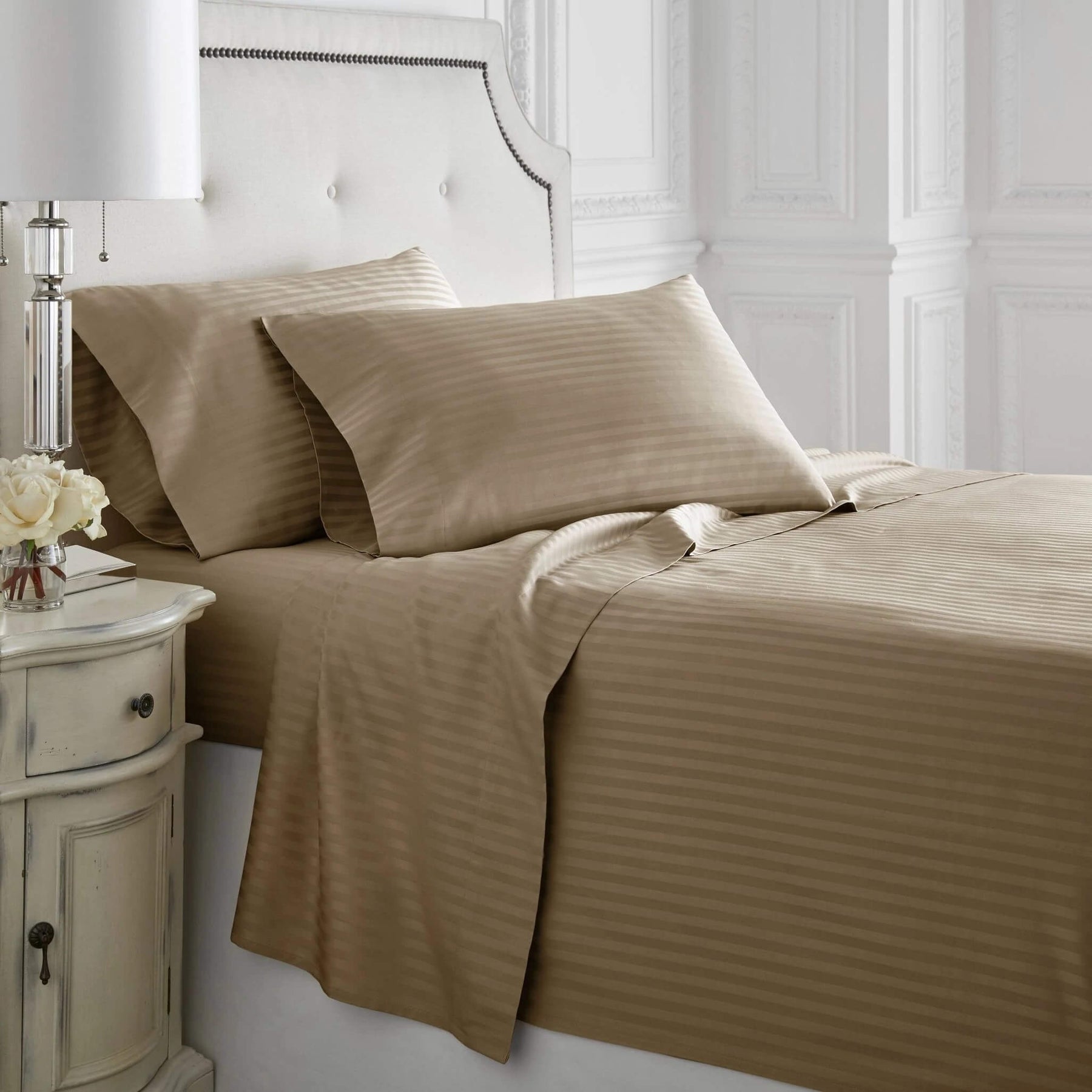 https://cdn.shopify.com/s/files/1/0405/2756/0870/products/600-thread-count-egyptian-cotton-stripe-sheet-set-in-taupe_1800x1800.jpg?v=1663004504