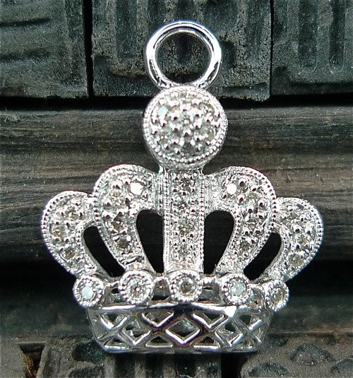 Nekta New York Crown Key Diamond Pendant