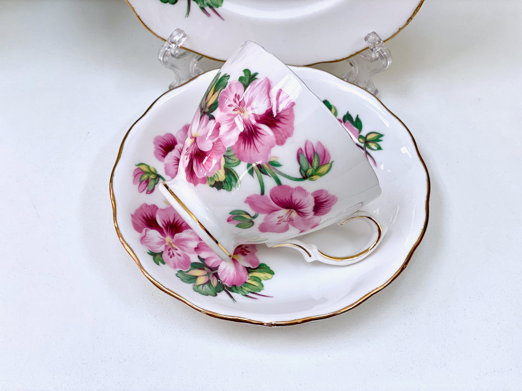 Aynsley Tea Cup, Teacup and Saucer, Crocus Shaped, English Bone China – The  Vintage Teacup