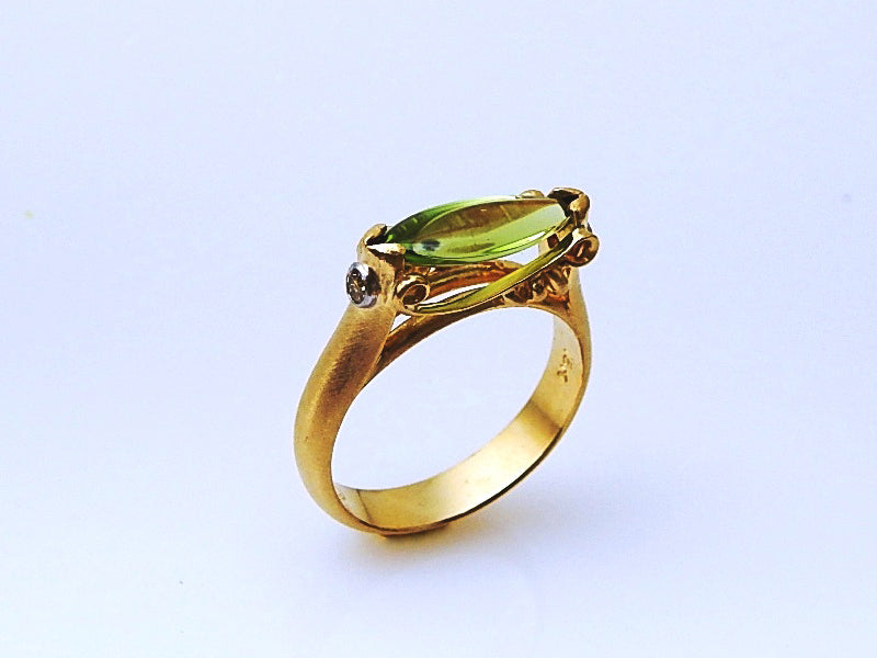 Peridot in 18K Yellow Gold Ring