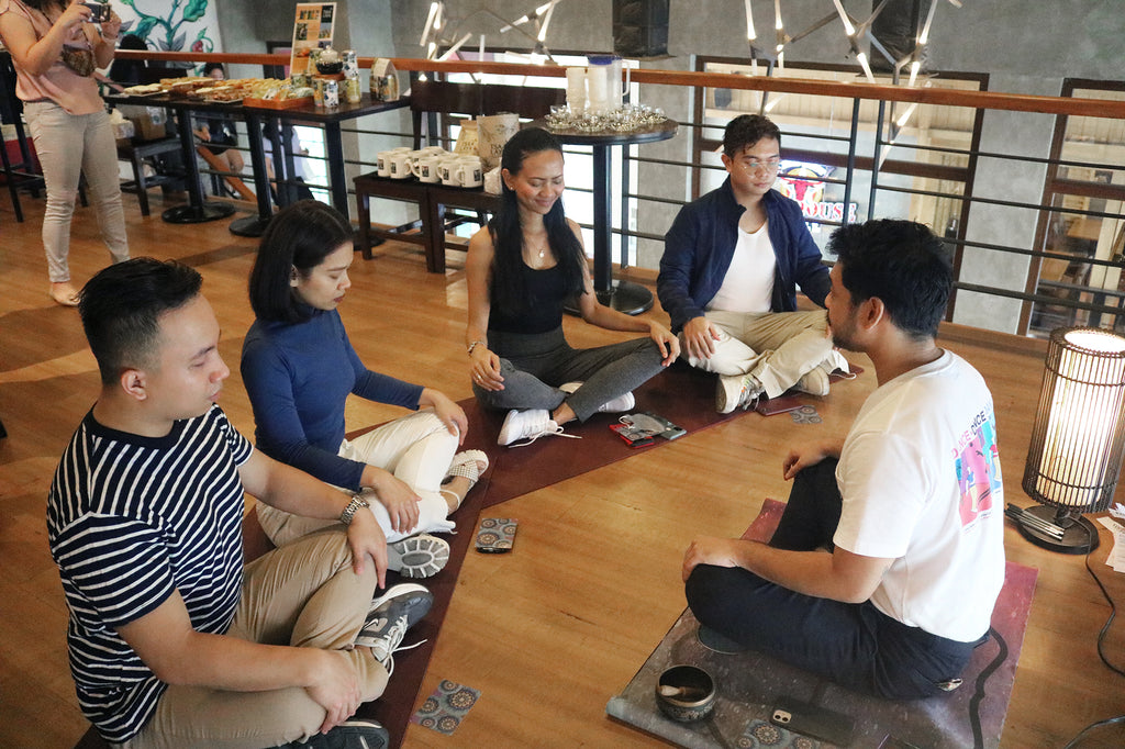 The Mindfulness Over a Cup station led by Enzo Montaño, a renowned yoga practitioner.