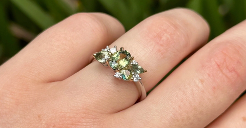 Green Sapphire constellation ring - The Diamond Setter