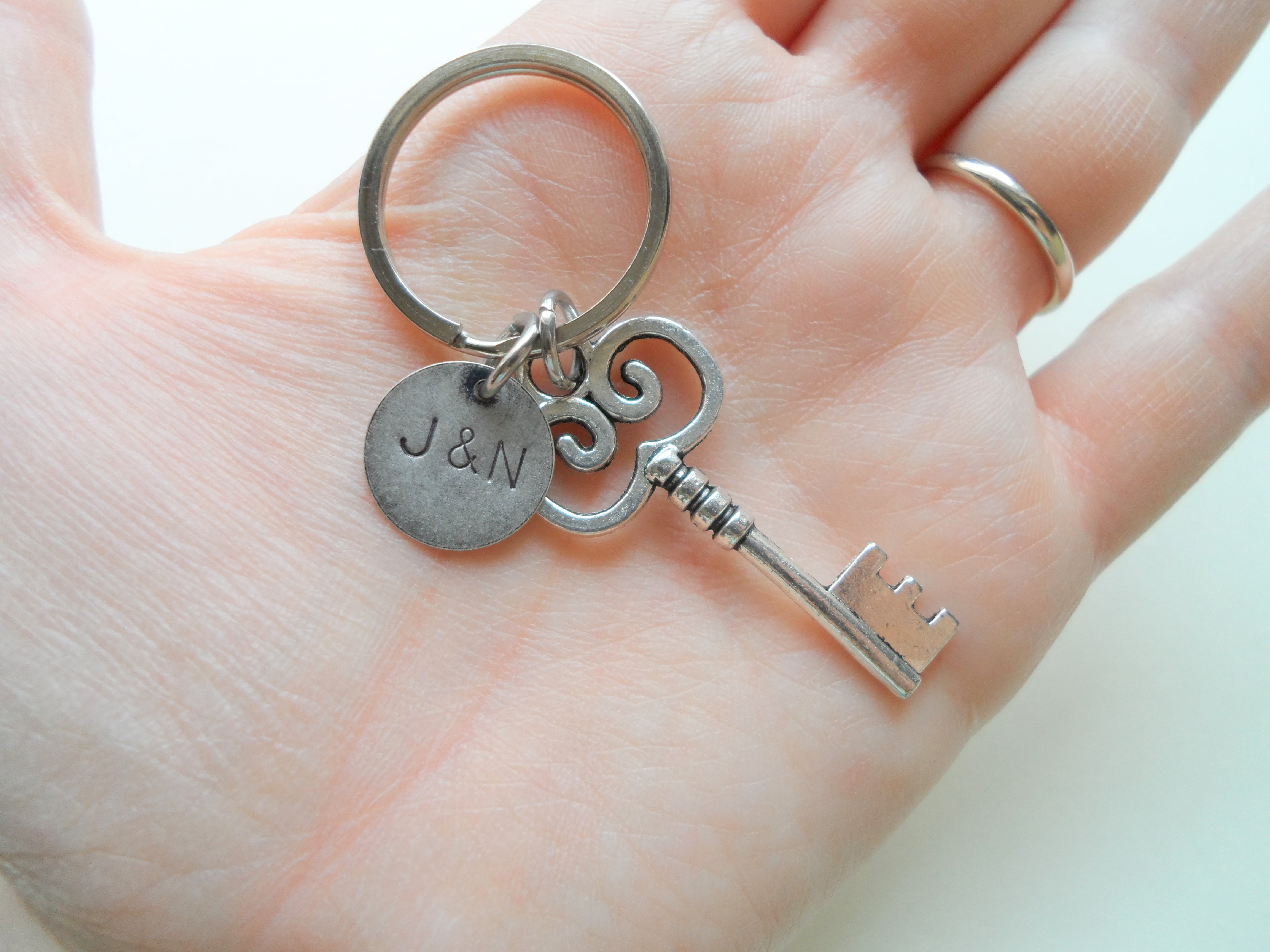 JewelryEveryday Key & Love Lock Keychain - You've Got The Key To My Heart