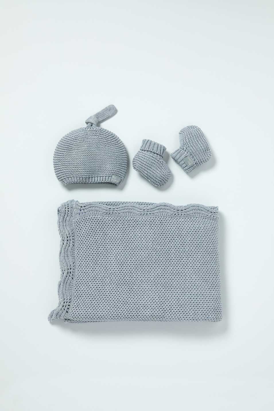 Flat lay photo of Little Bamboo Knitted Gift Set Marle Grey