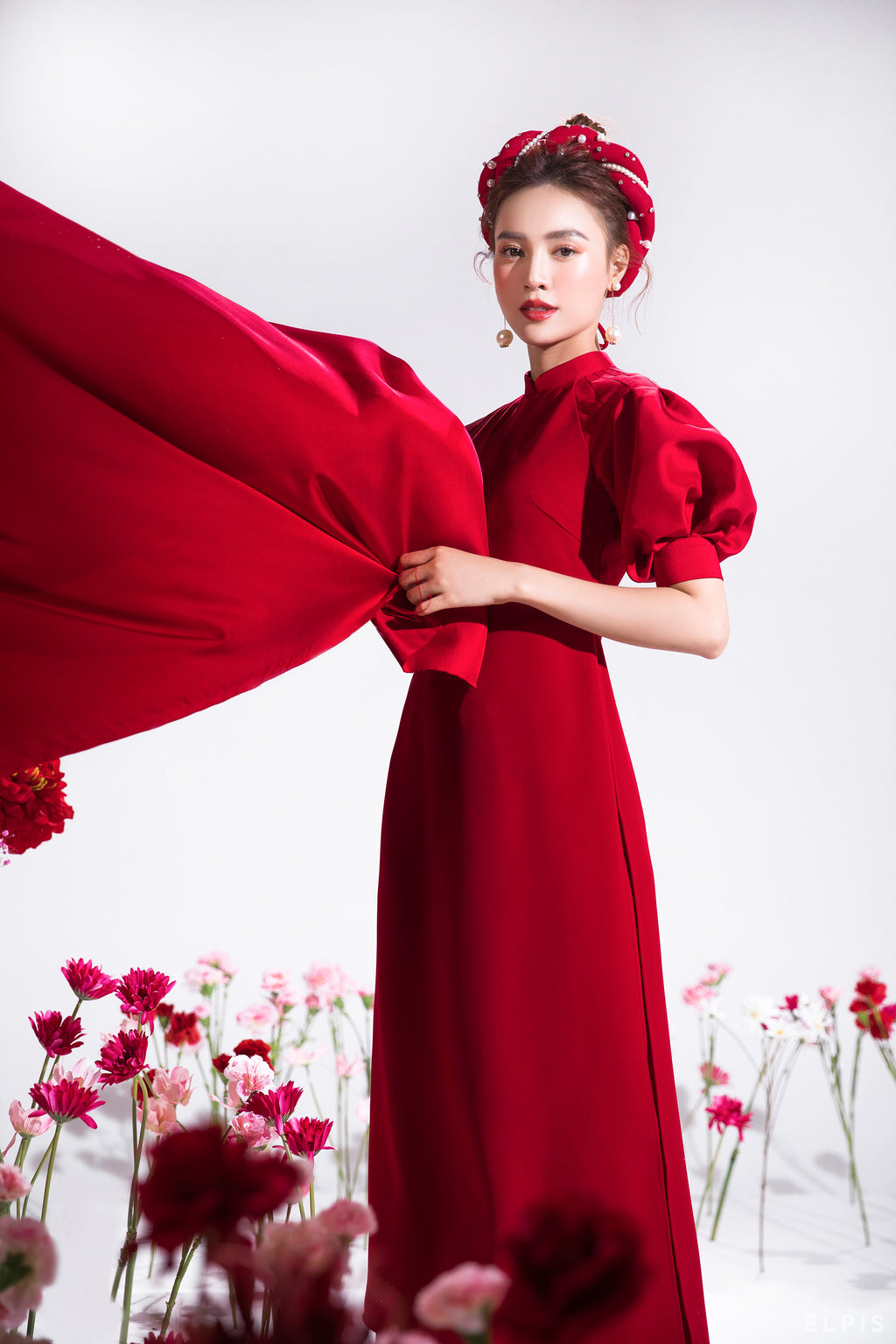 Ao dai featuring raglan balloon sleeves, imperial collar | NHU Y ...