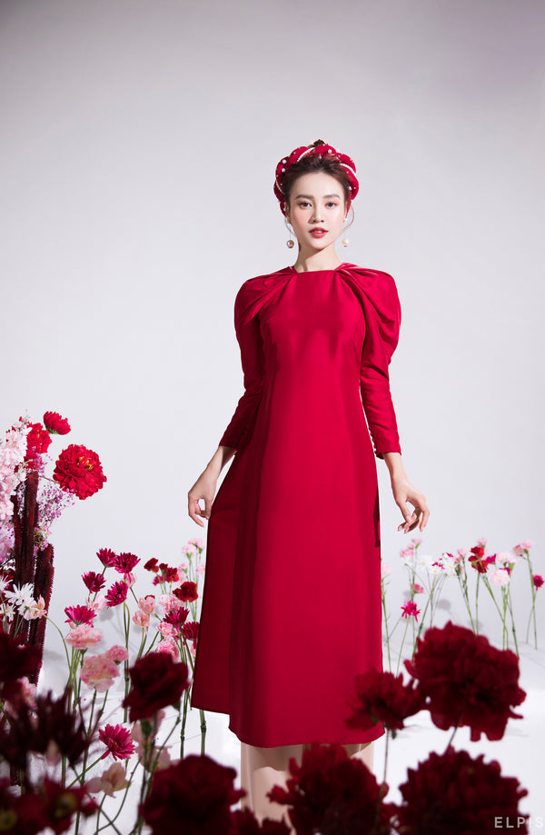 Áo dài: Áo dài là trang phục truyền thống của Việt Nam với thiết kế thanh lịch, tinh tế. Đó là sự kết hợp giữa sắc tố đất trời và phóng khoáng của phụ nữ. Hãy đến và khám phá bộ sưu tập áo dài đầy màu sắc trên hình ảnh.