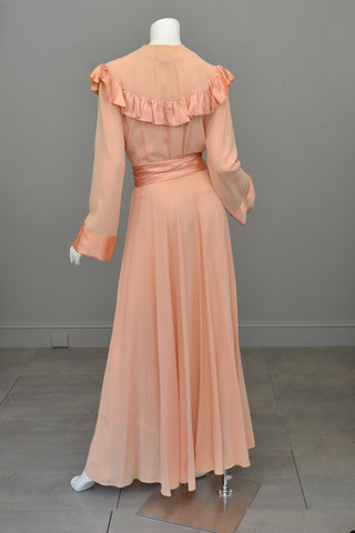 1930s Peach Crepe Robe