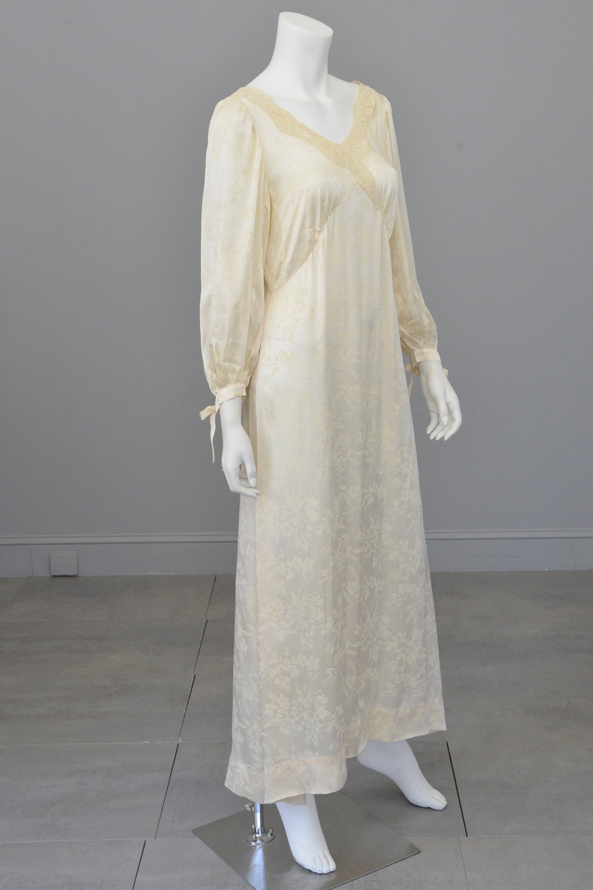 1930s cream jacquard poet sleeve night gown dress, TLC | VintageVirtuosa