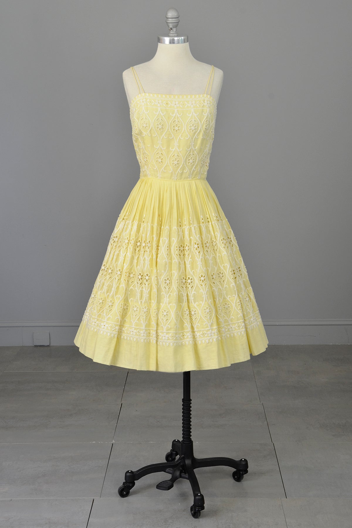 1950s Pale Yellow Embroidered Patio Dress | Pleated Full Skirt | Pinup ...