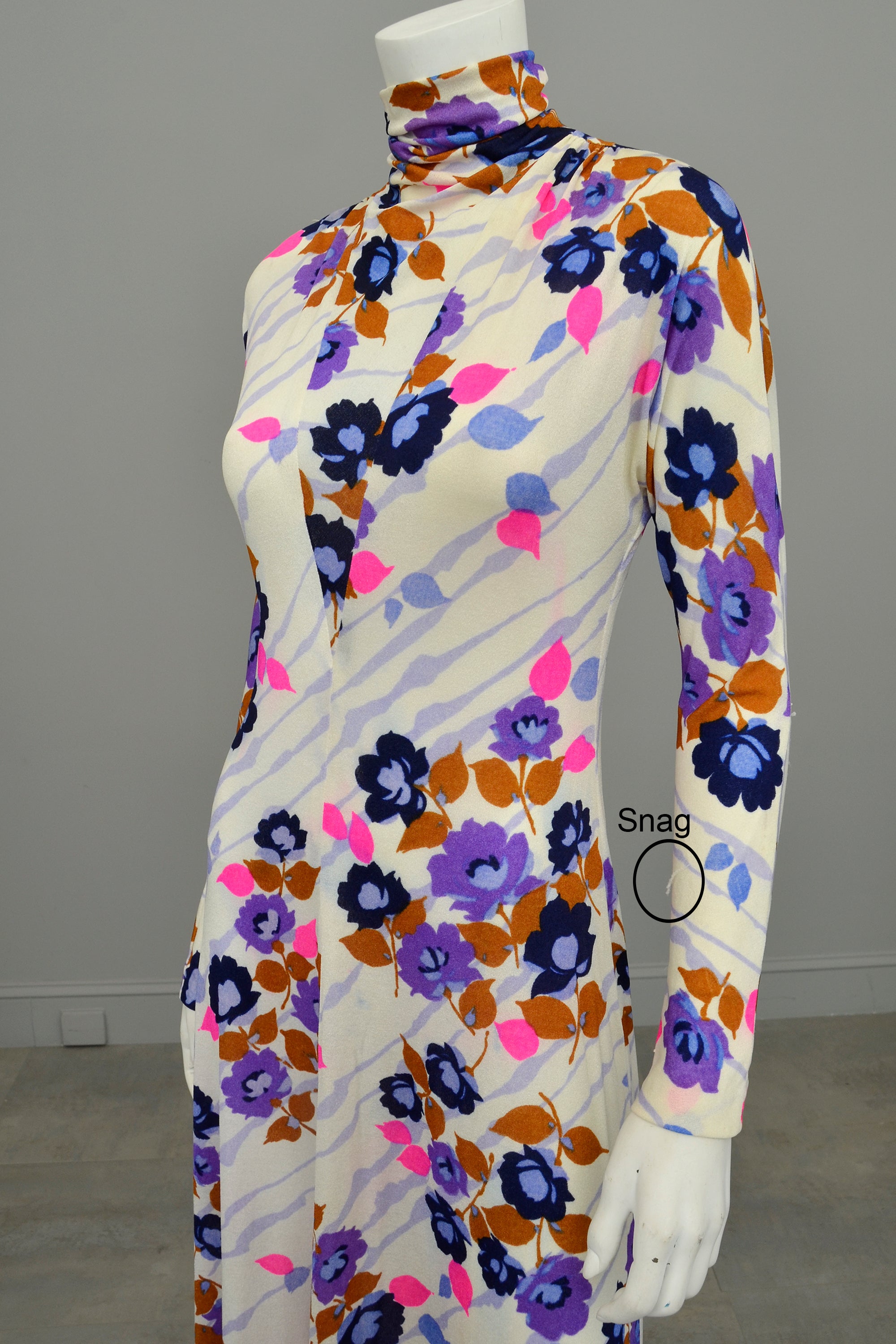 1970s Flower Power Maxi Jersey Dress | VintageVirtuosa