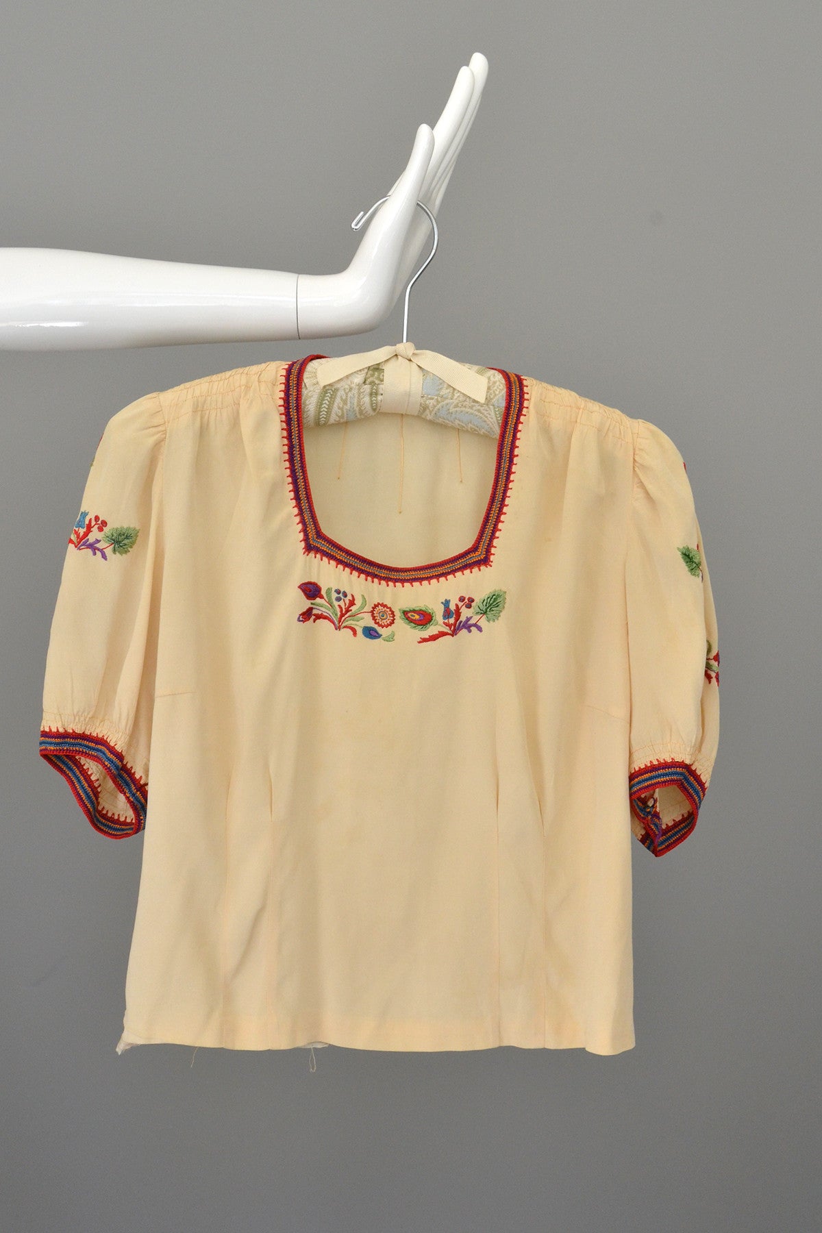 Cream Ecru Floral Embroidered Crochet Trim Vintage Peasant Top ...