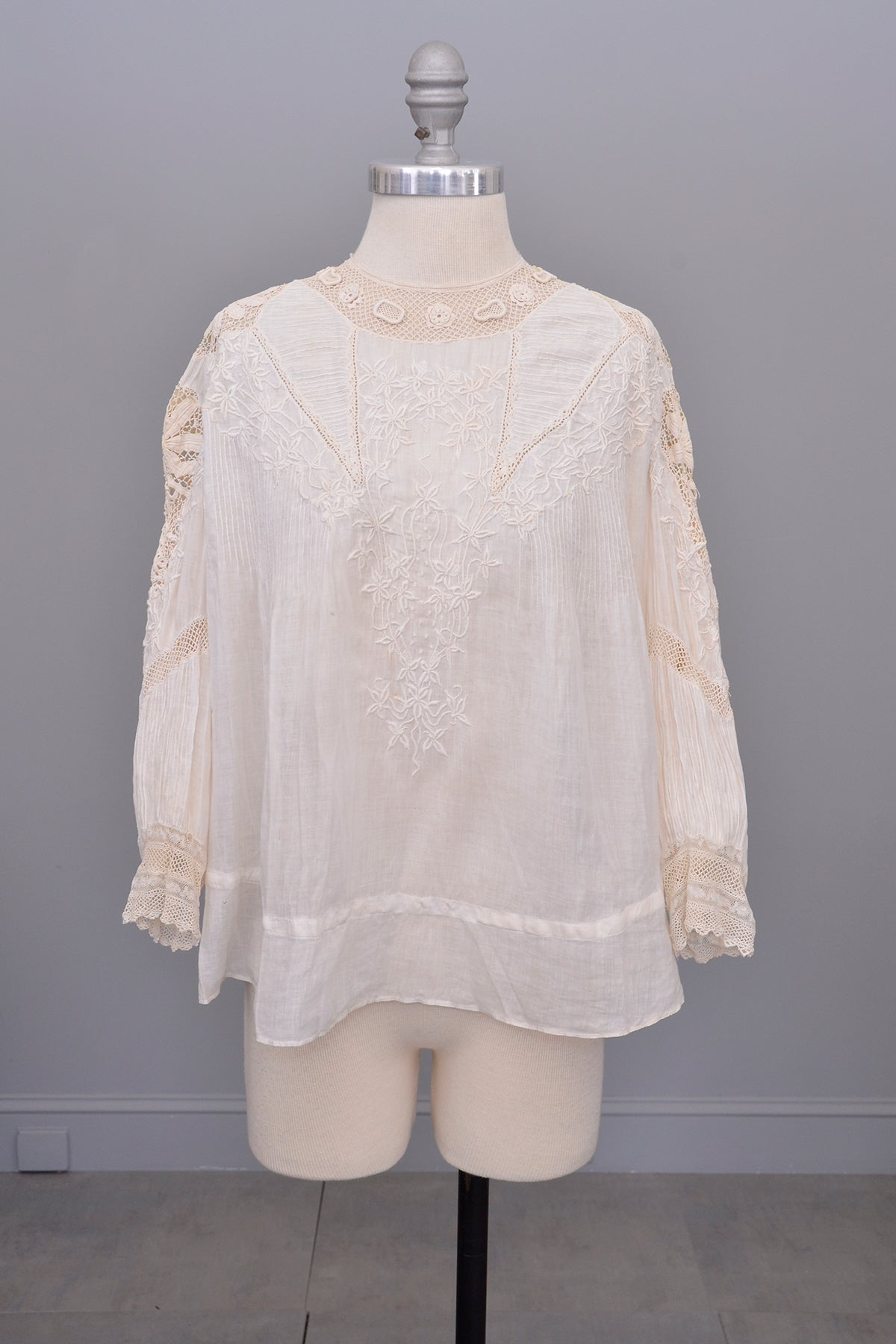 Edwardian White Blouse with Crochet and Embroidery | Restoration neede ...