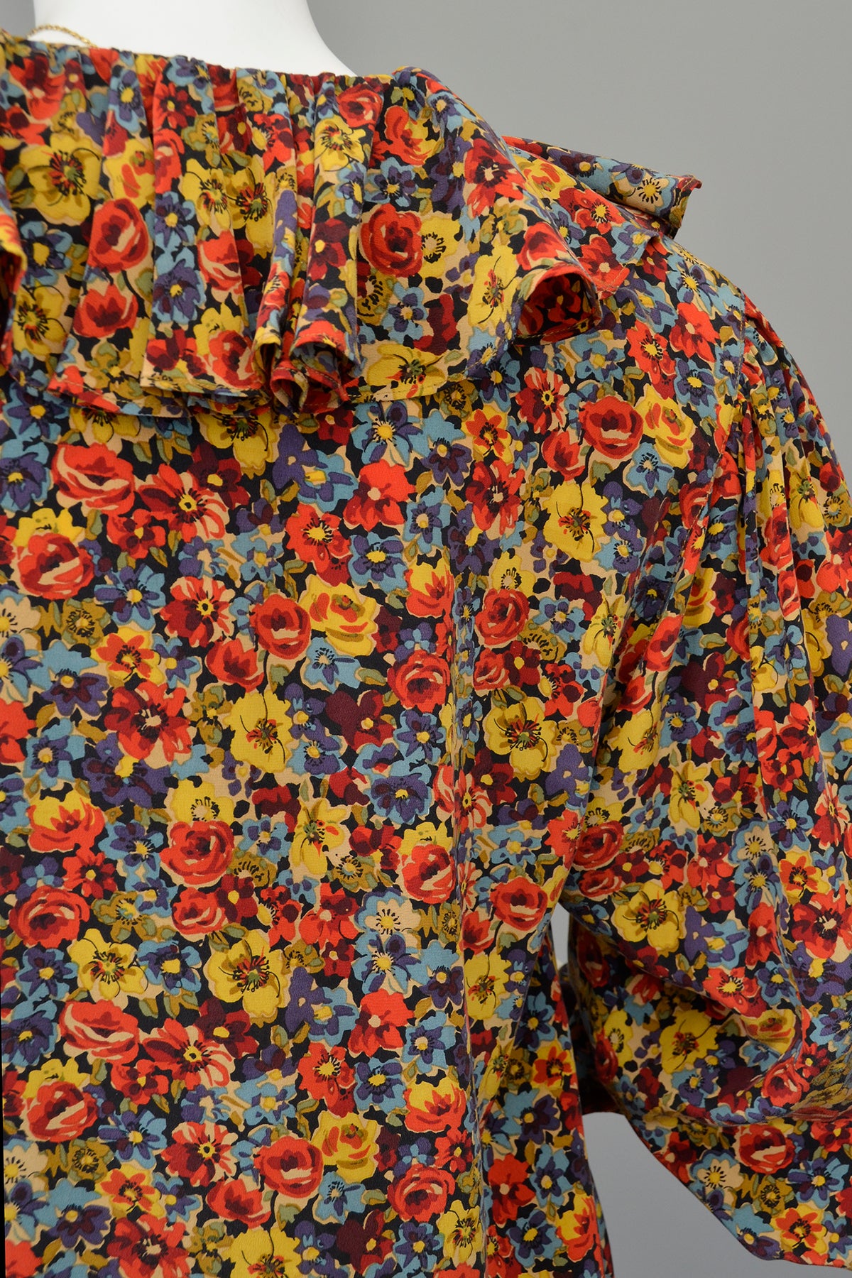 Vintage Floral Print Silk Balloon Sleeve Ruffle Blouse | VintageVirtuosa