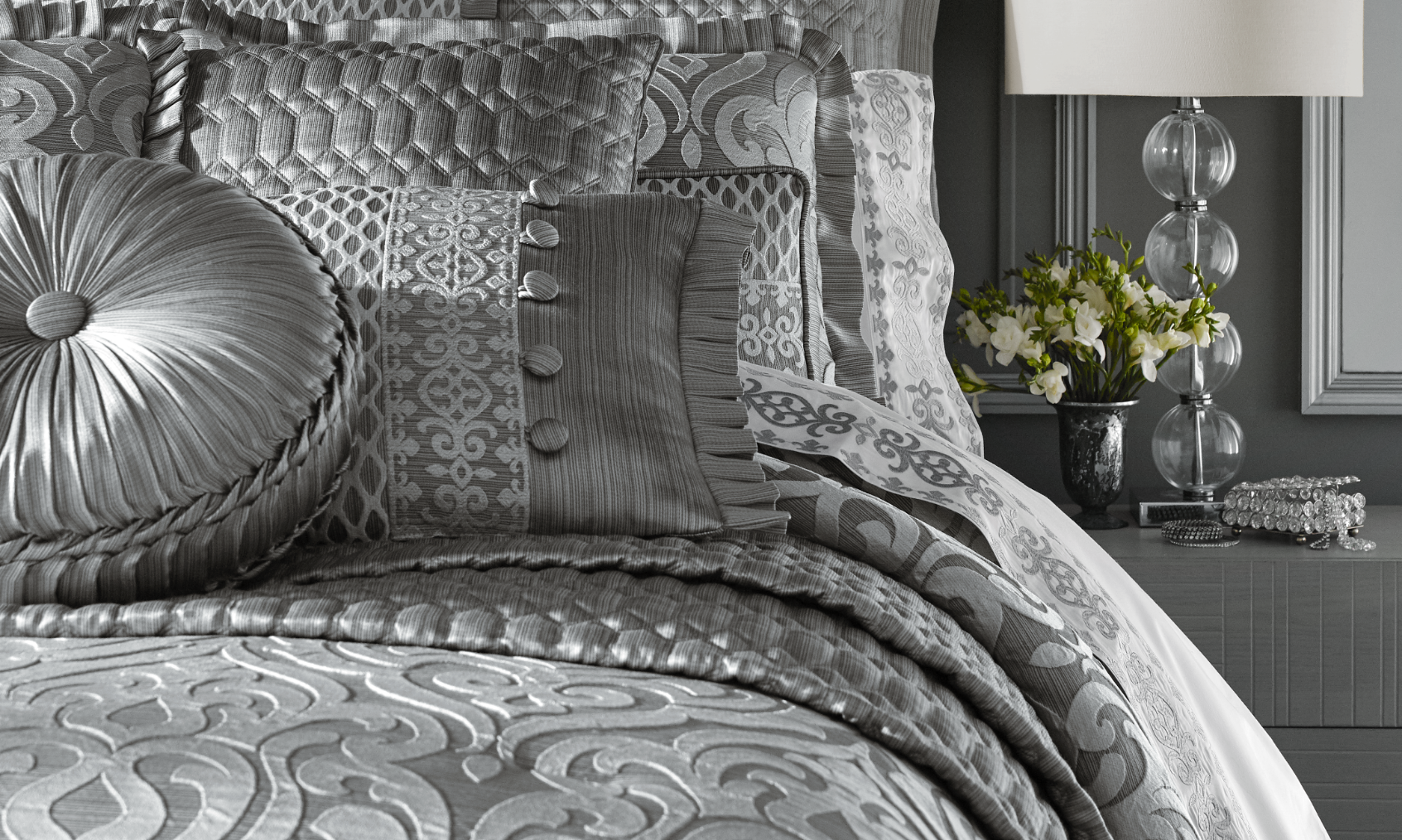 Silver jacquard comforter set