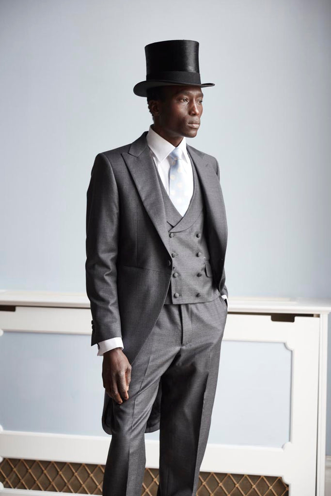 How A Man's Suit Should Fit - An Illustrated Guide - RealMenRealStyle | Suit  fit guide, Mens suits, Men's suits