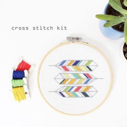 How to Change Colors while Stitching 🖍 Cross Stitch for Beginners 🎒  CROS