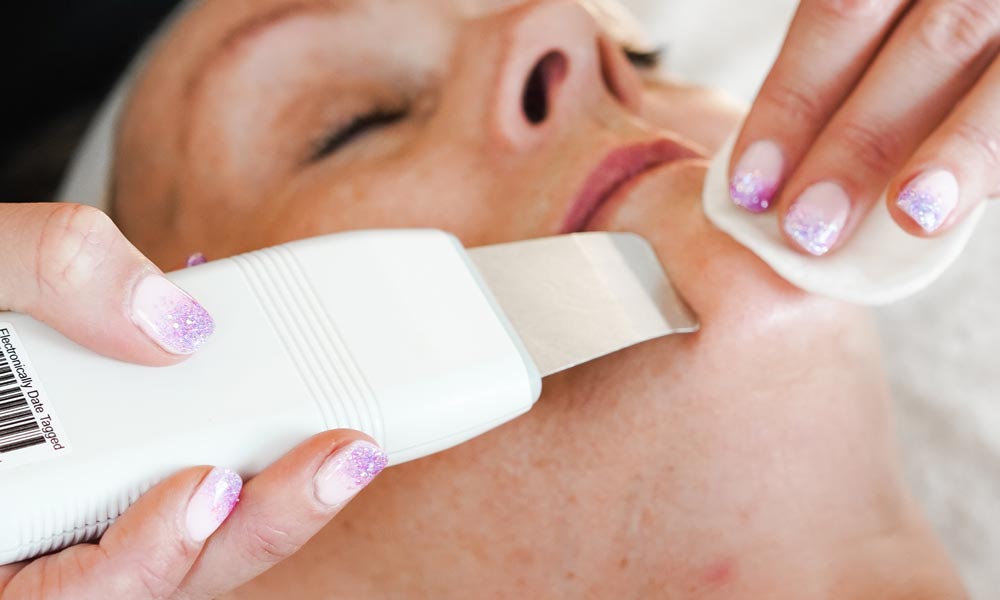 Elemis Biotec Facial Treatment Recommendations Woman Receiving Pro-Glow Smooth Treatment