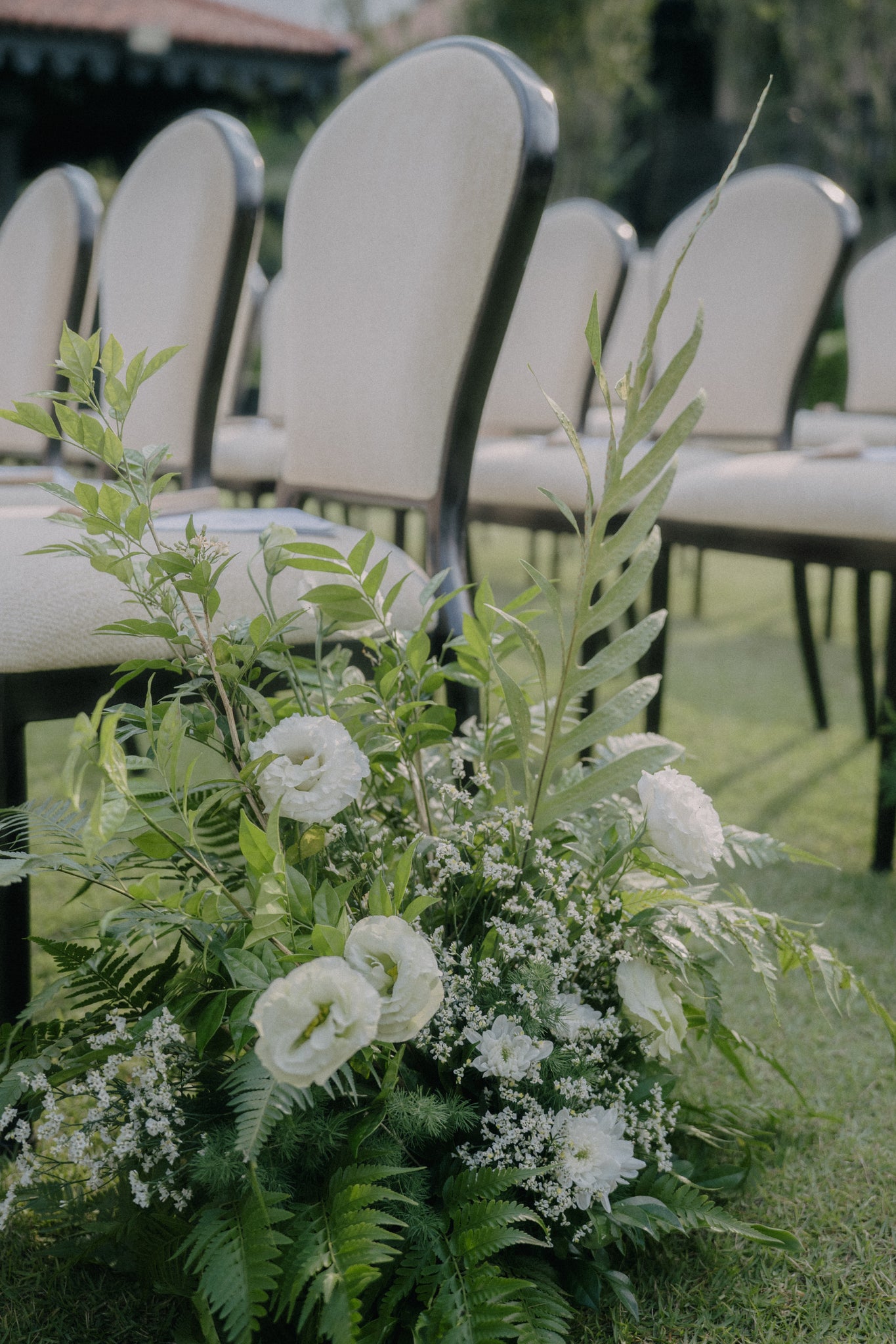 botanical tropical aisle arrangement for green wedding solemnisation at raffles hotel singapore 10