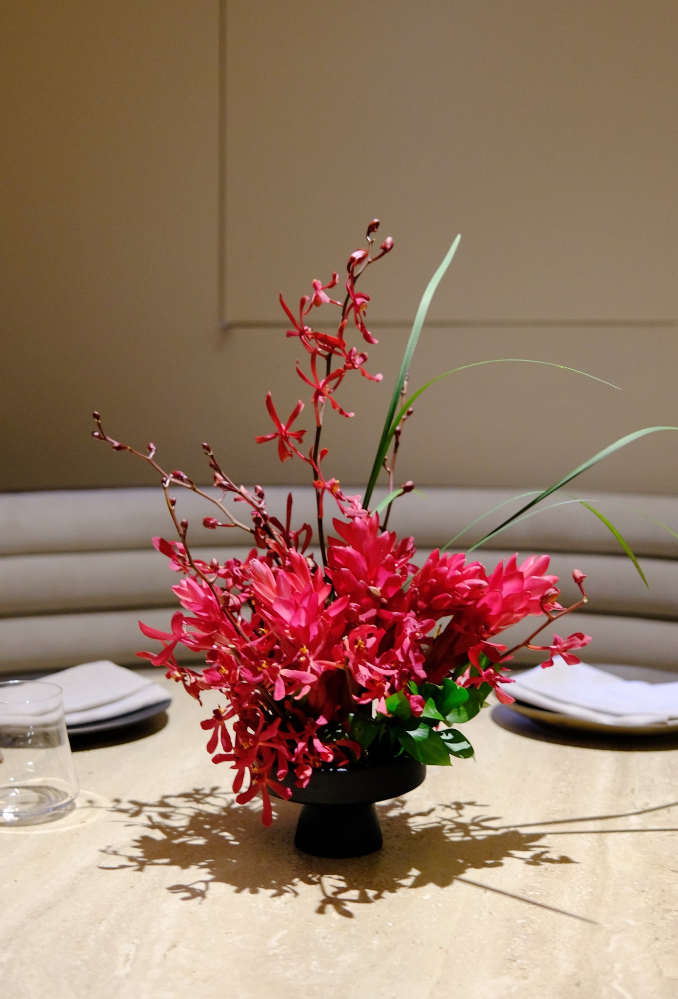 Botanical Floral Ikebana Table Arrangements At Fiz Restaurant 03