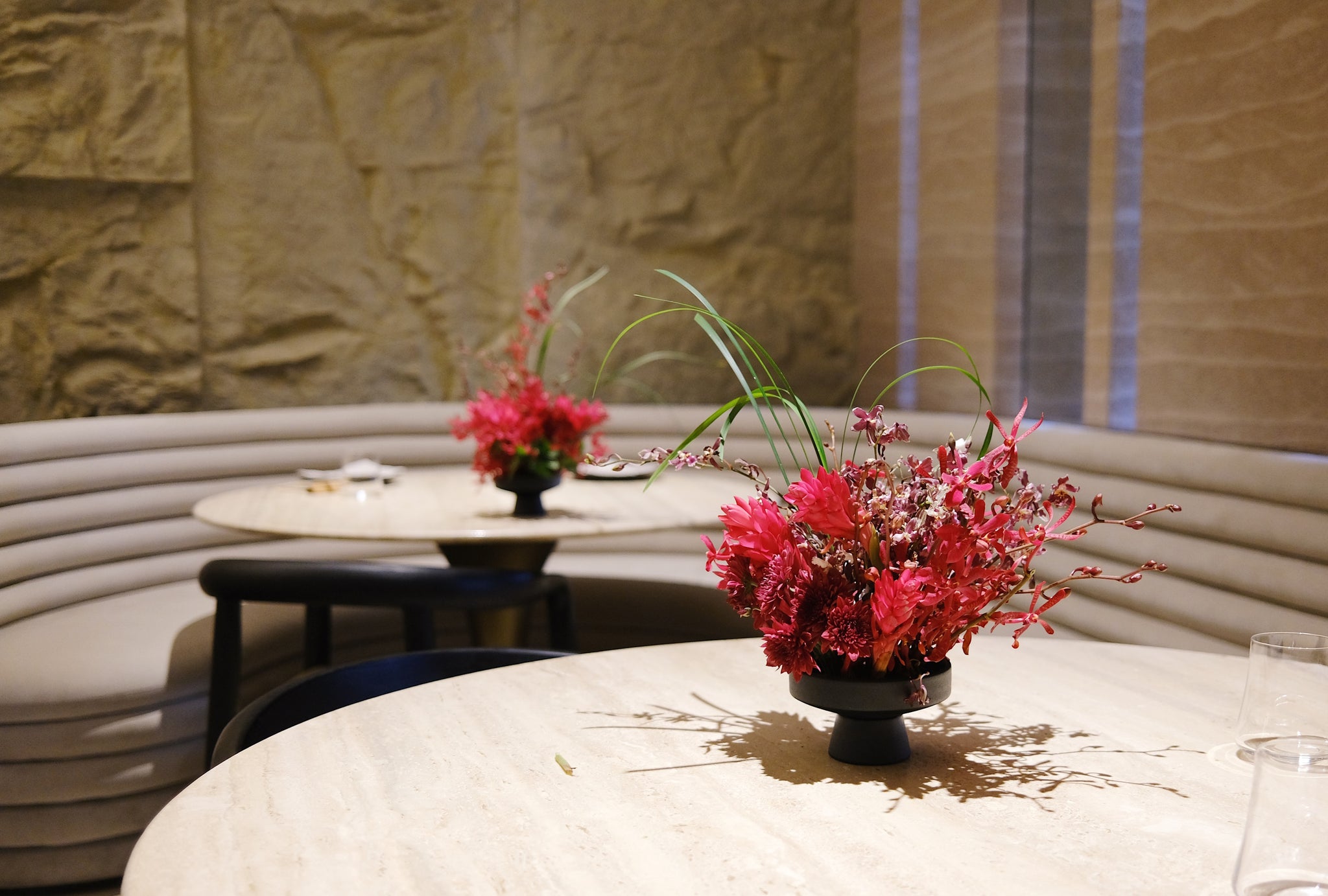 Botanical Floral Ikebana Table Arrangements At Fiz Restaurant 02
