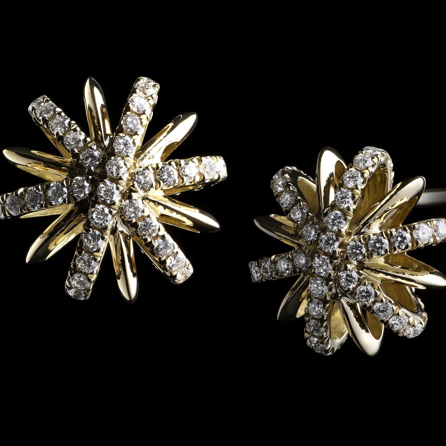Sparkly Snowflake Stud Earrings – J&CO Jewellery
