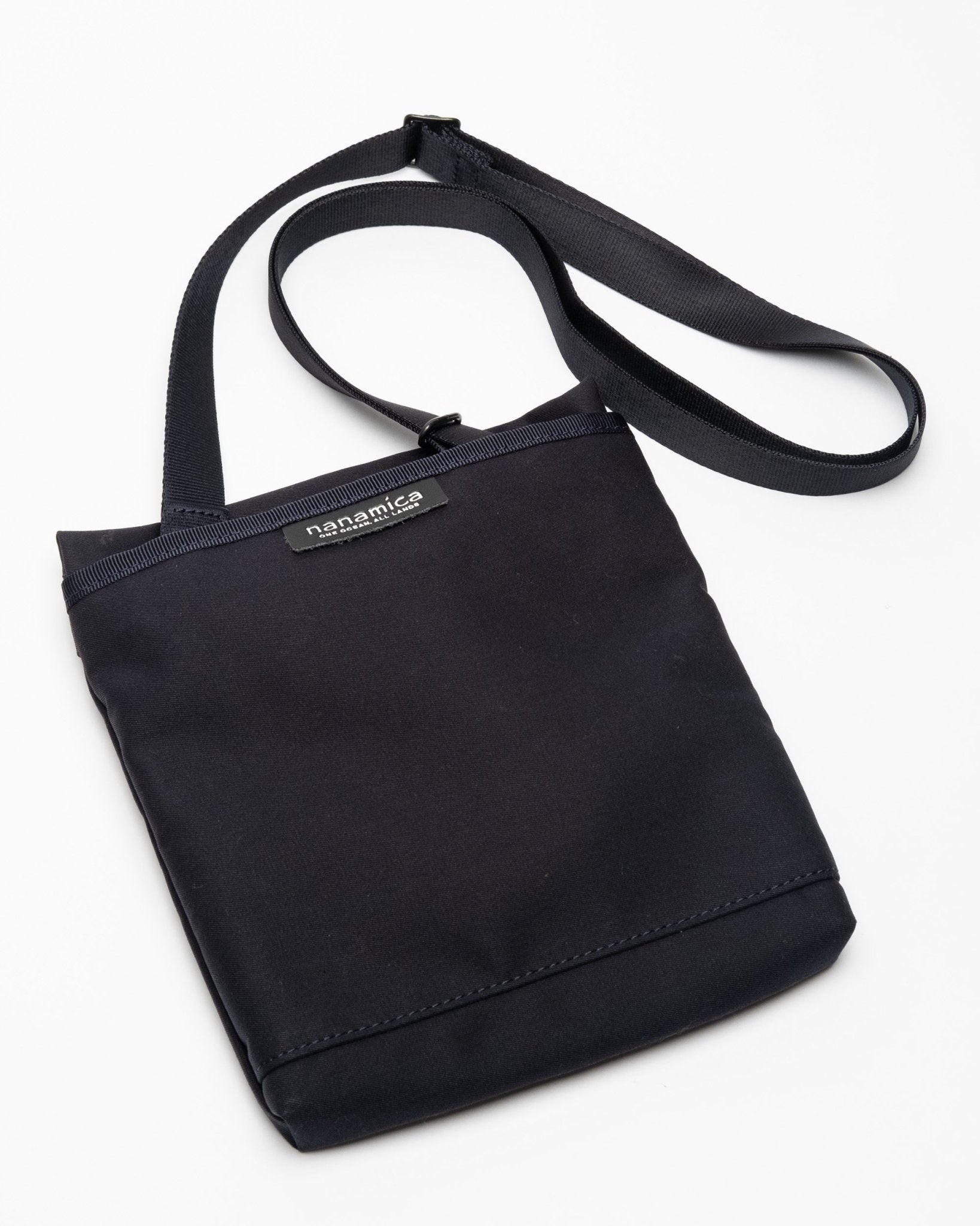 Water Repellent Shoulder Bag Navy