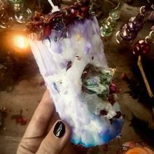 Load image into Gallery viewer, Pixie Frost Mini Spell Candle with Agate &amp; Clear Quartz Cluster
