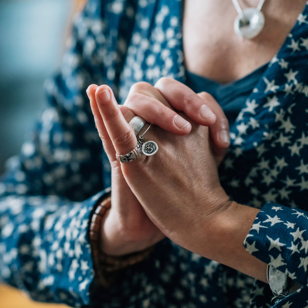 Mahamayuri Mudra | Witchiz