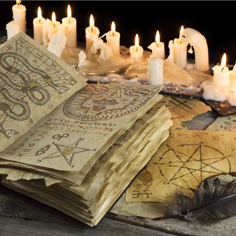 Grimoire de sorcière rituels: journal de sorcellerie avec conseils et  techniques pour débutants, livre des ombres pour développer sa magie  intuitive