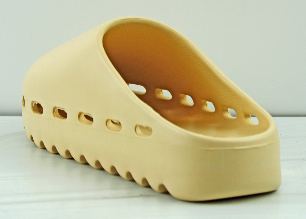 Santa Cruz Women's Minimalist Closed Toe Grooved Outsole Slides - SHOE  BARGAIN WAREHOUSE ()