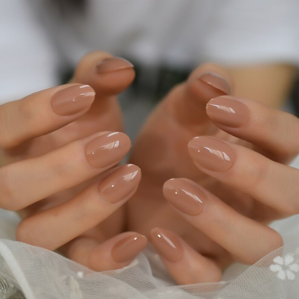 light brown short nails