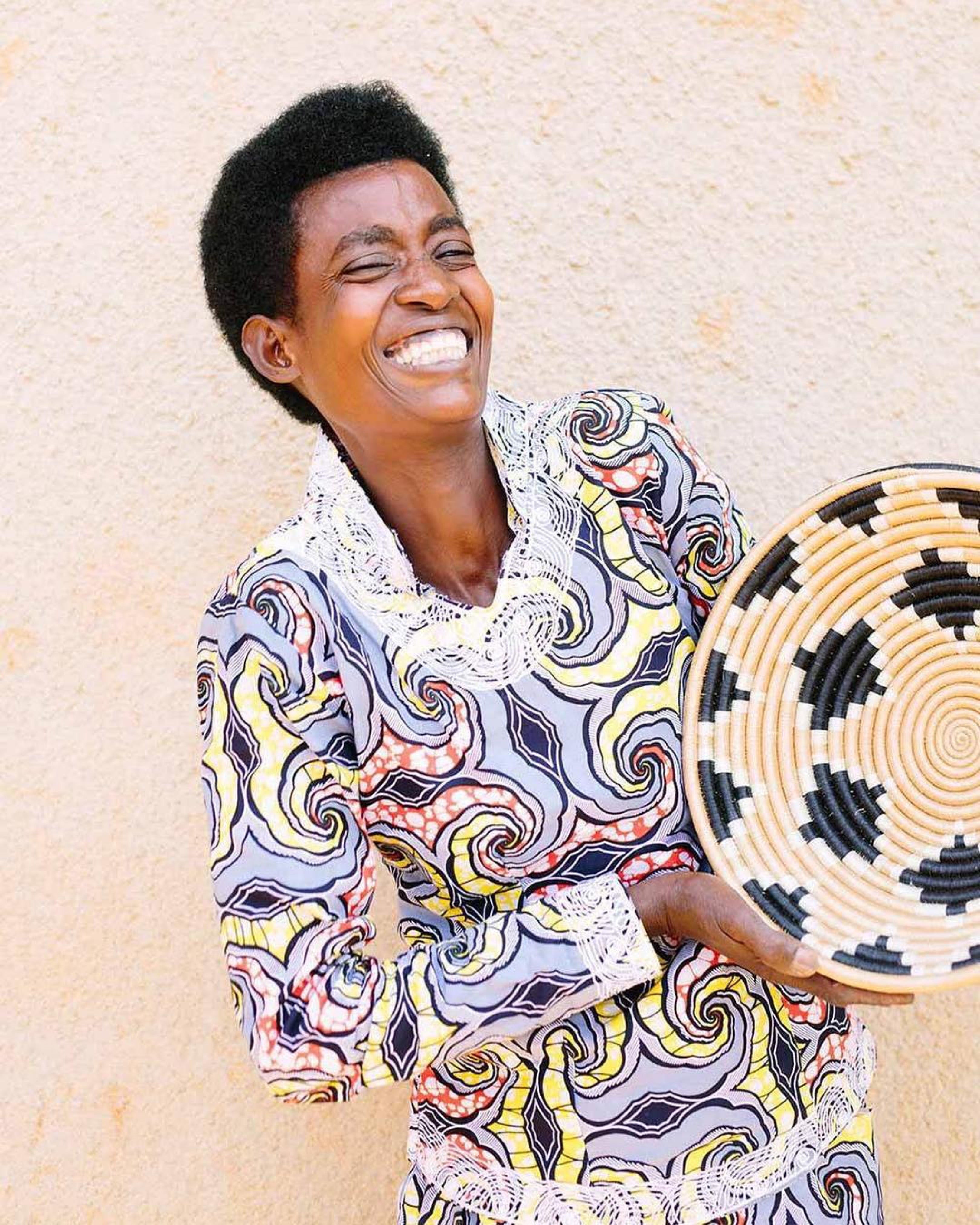 Rwandan basket weaving artisan