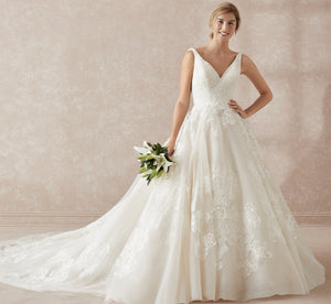 Ballgown-Inspired Platinum Wedding Dress In Ivory Ivory