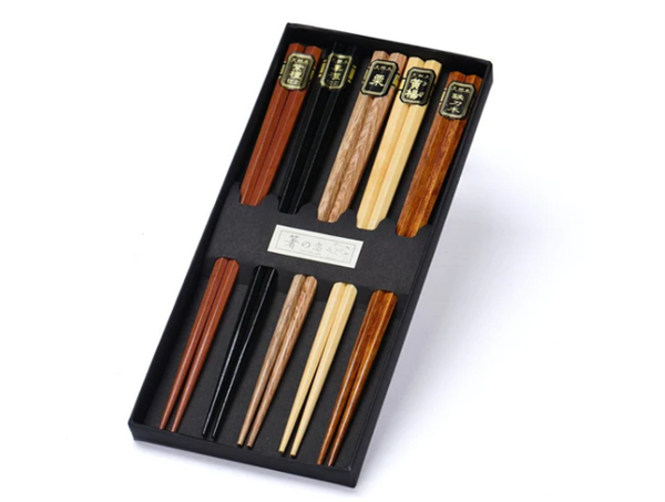 5 pairs of Wooden Chopsticks Akita