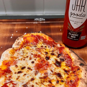 Pizza night done right with Jar Good Classic Red tomato sauce