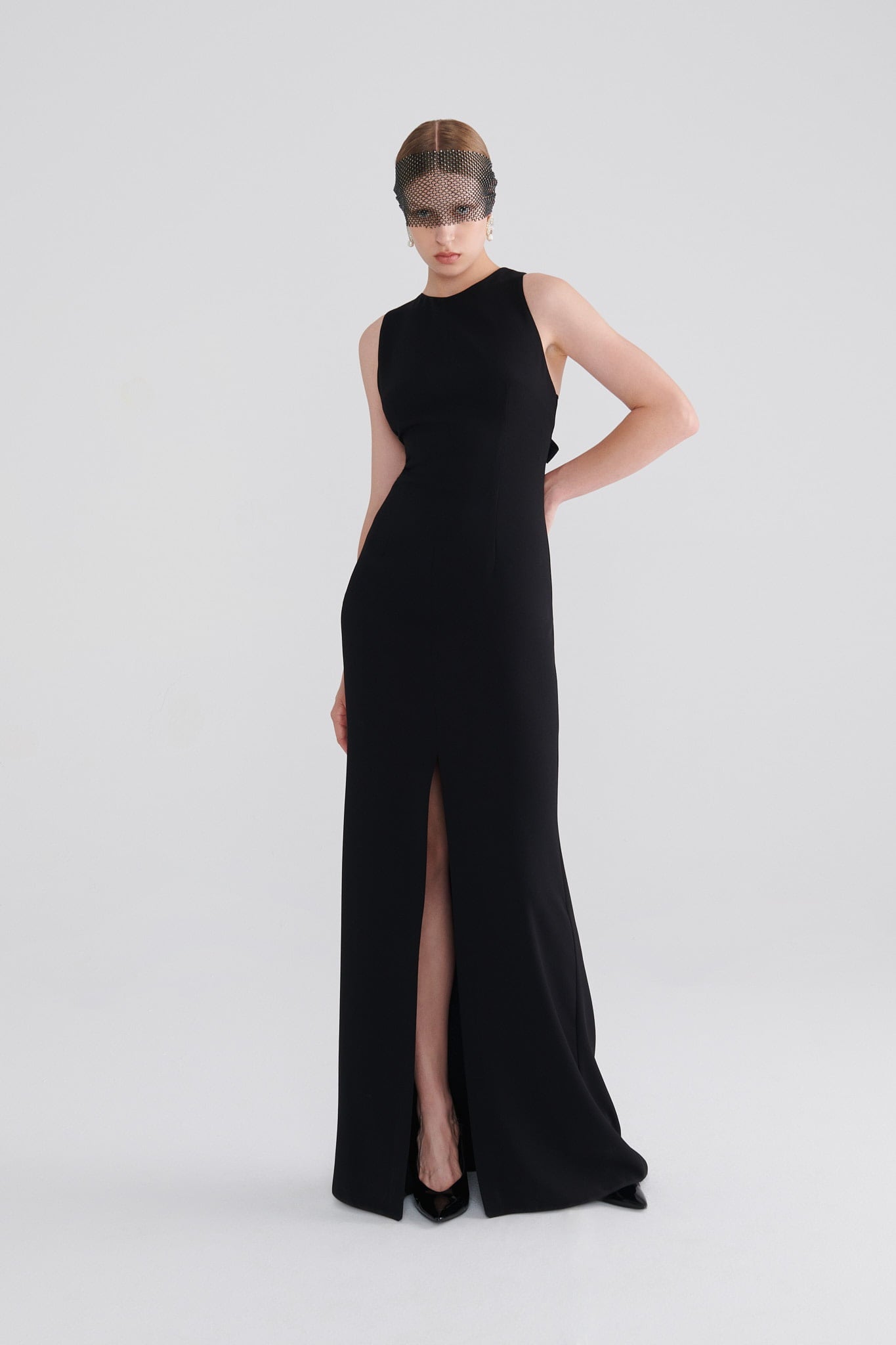 Roman Elegant Backless Black Evening Gown. 2
