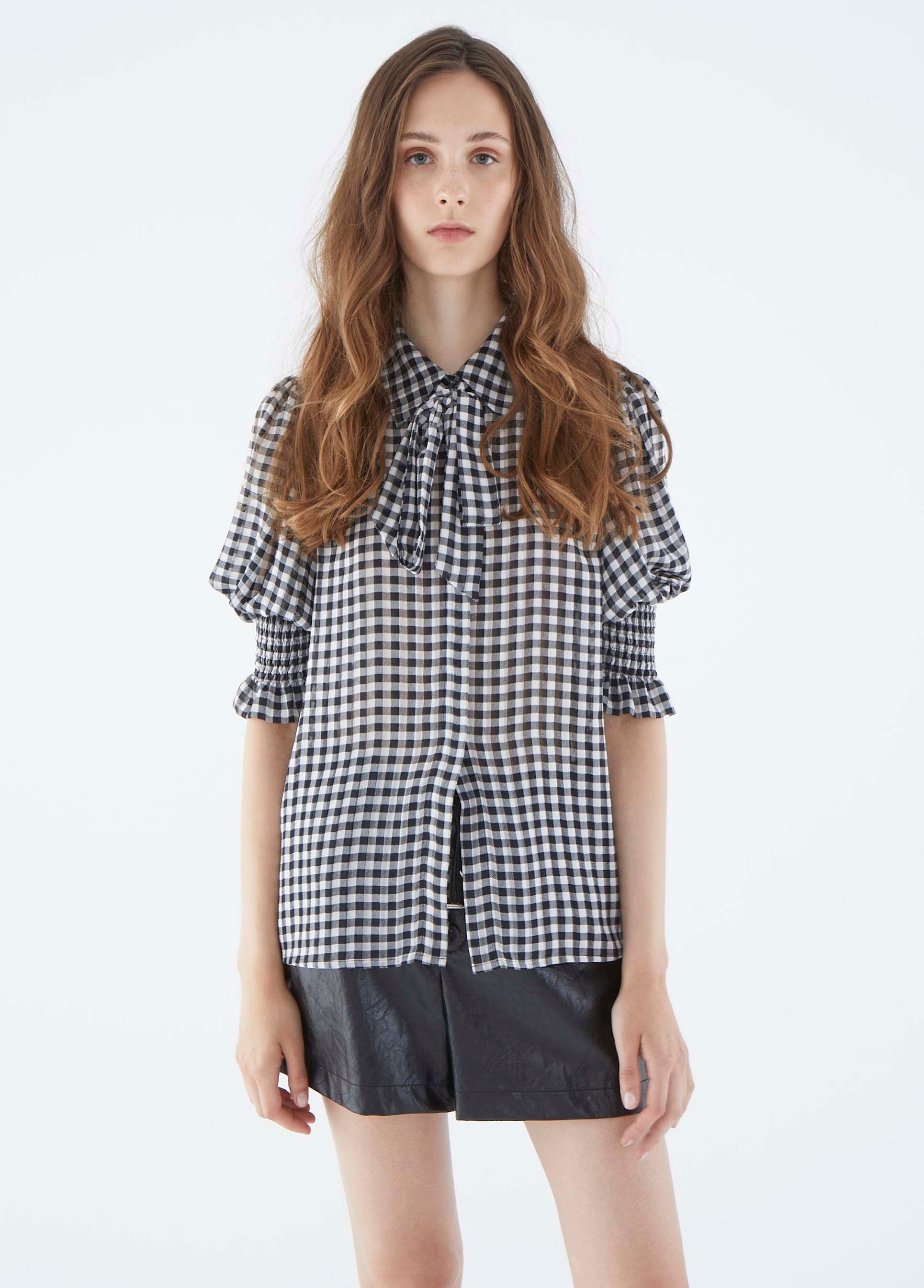 Roman Neck Bow Checked Blouse. 1